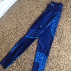 Nike small leggings